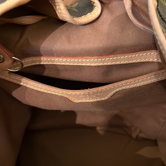 Louis Vuitton authentic backpack. Amazing condition. - Picture 12 of 15